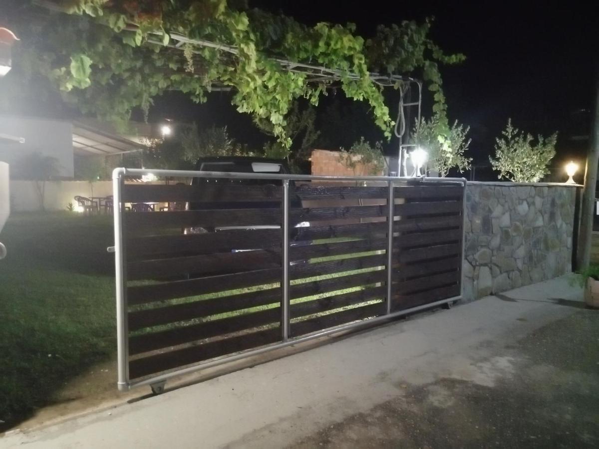 Ο Ακλόνητος Aparthotel Néa Meságkala Exterior foto